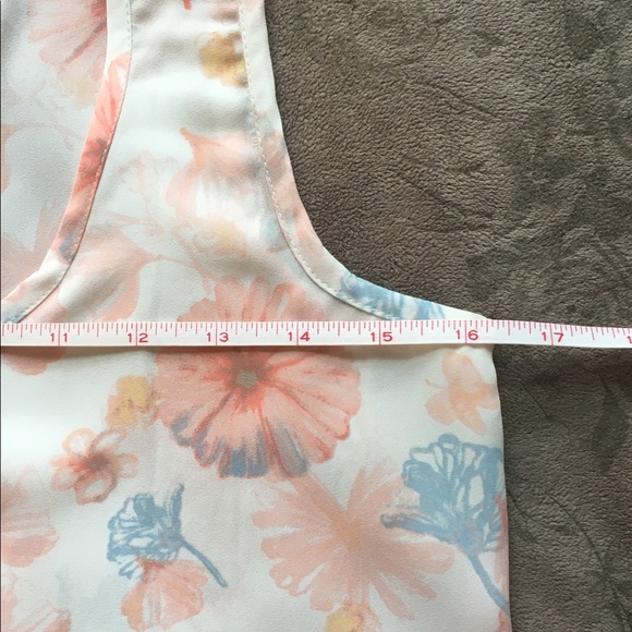 Love & Fire Button Down Floral Top w Front Tie - Picture 7 of 8